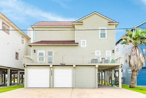 2330 Blue Water Highway Surfside Beach TX 77541