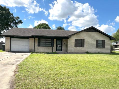 3211 Myatt Lane El Campo TX 77437