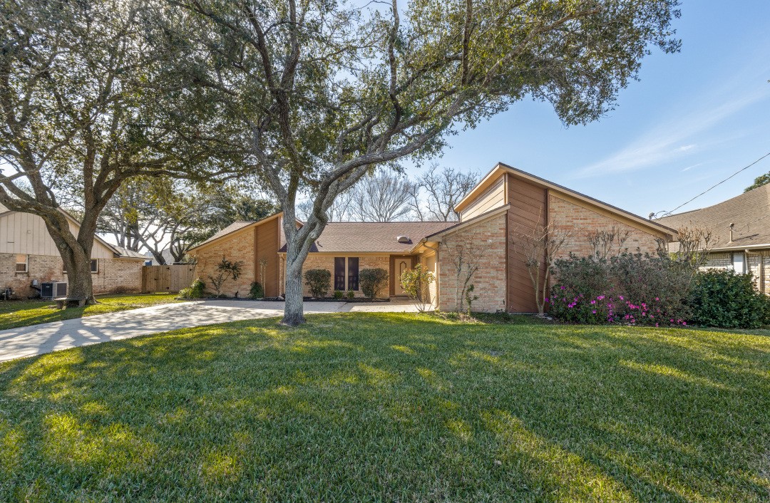 251 Amber Lane League City TX 77573