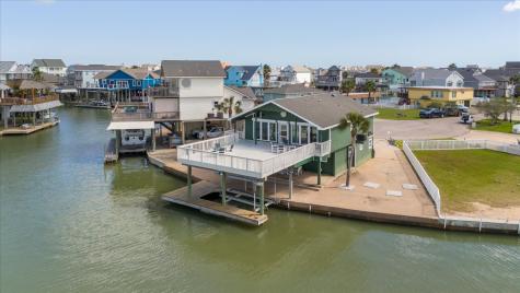 427 Tahiti Road Tiki Island TX 77554