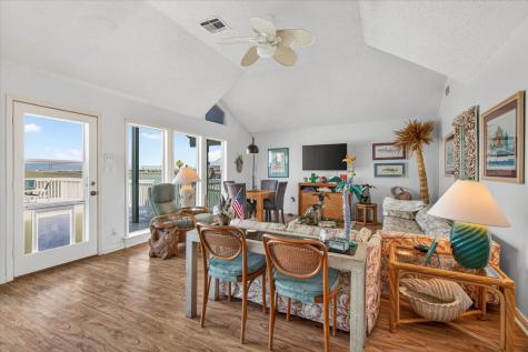 427 Tahiti Road Tiki Island TX 77554
