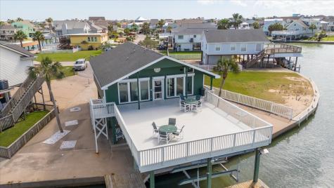 427 Tahiti Road Tiki Island TX 77554