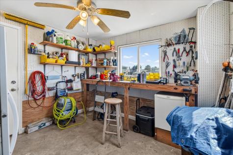 427 Tahiti Road Tiki Island TX 77554