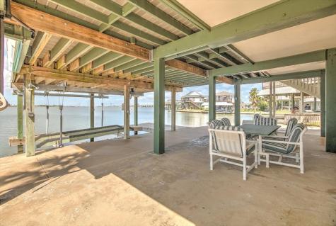 427 Tahiti Road Tiki Island TX 77554