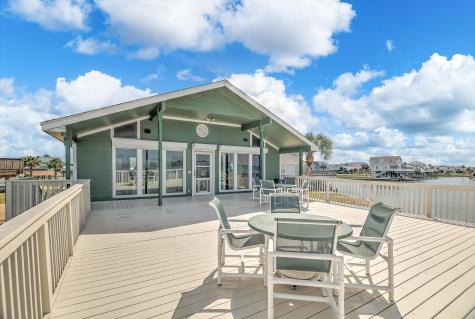 427 Tahiti Road Tiki Island TX 77554