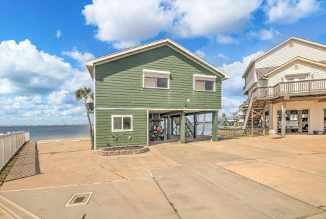 427 Tahiti Road Tiki Island TX 77554