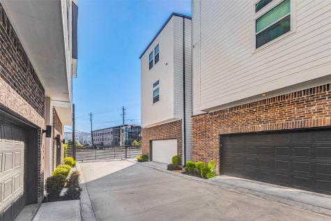334 Eastwood Street Houston TX 77011