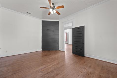 608 Miller Street Anahuac TX 77514