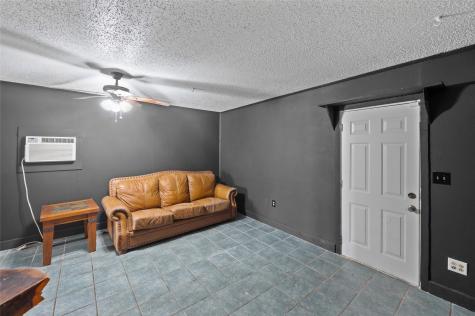 608 Miller Street Anahuac TX 77514