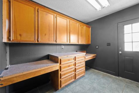 608 Miller Street Anahuac TX 77514