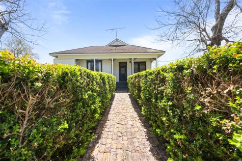 608 Miller Street Anahuac TX 77514