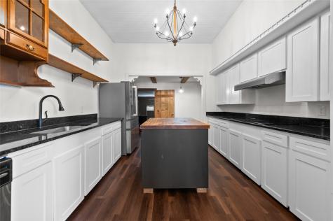 608 Miller Street Anahuac TX 77514