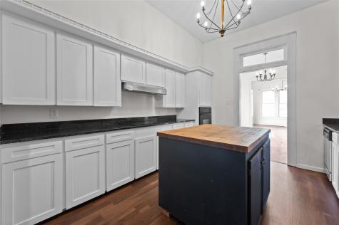 608 Miller Street Anahuac TX 77514