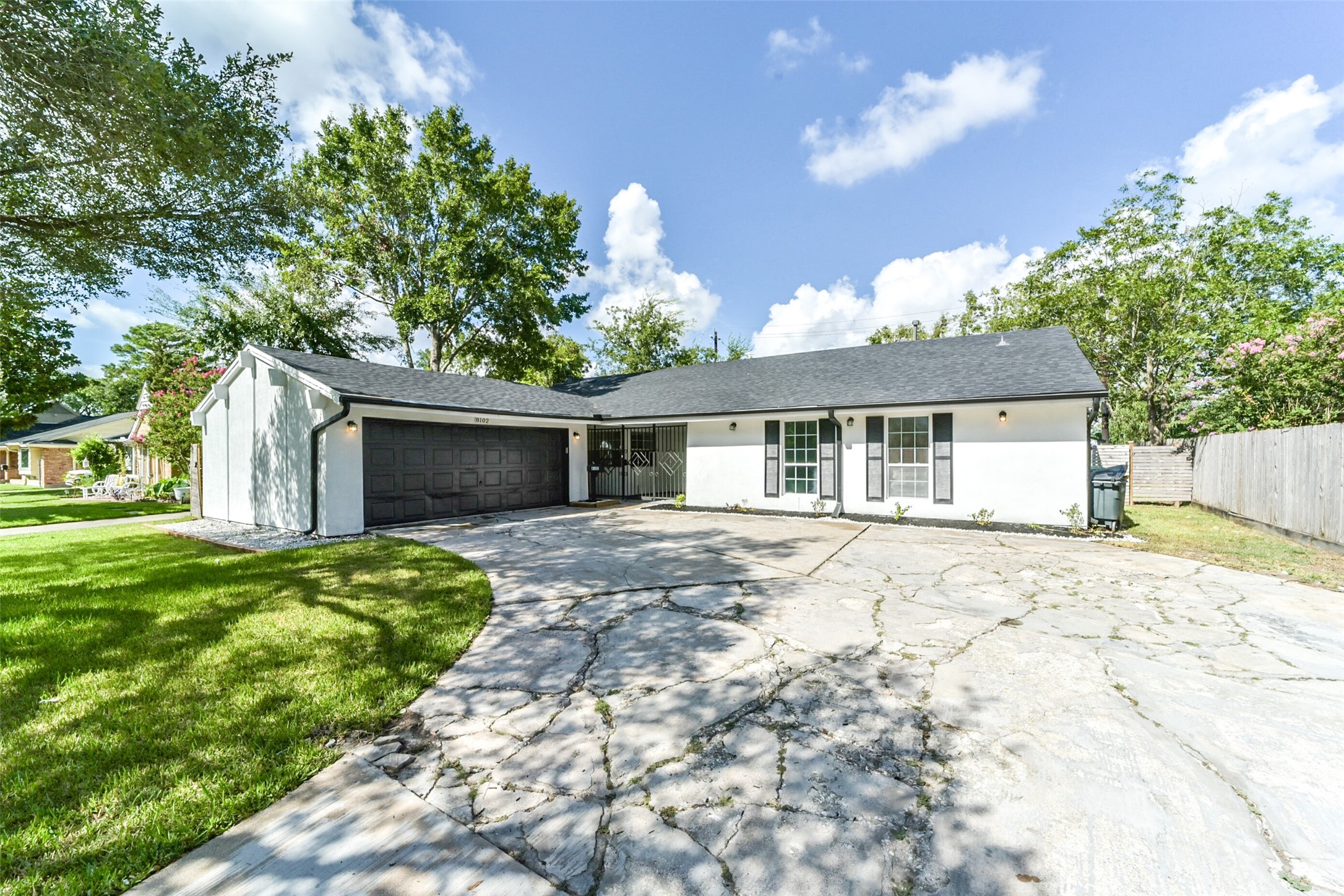 8102 Hillcroft Street Houston TX 77081
