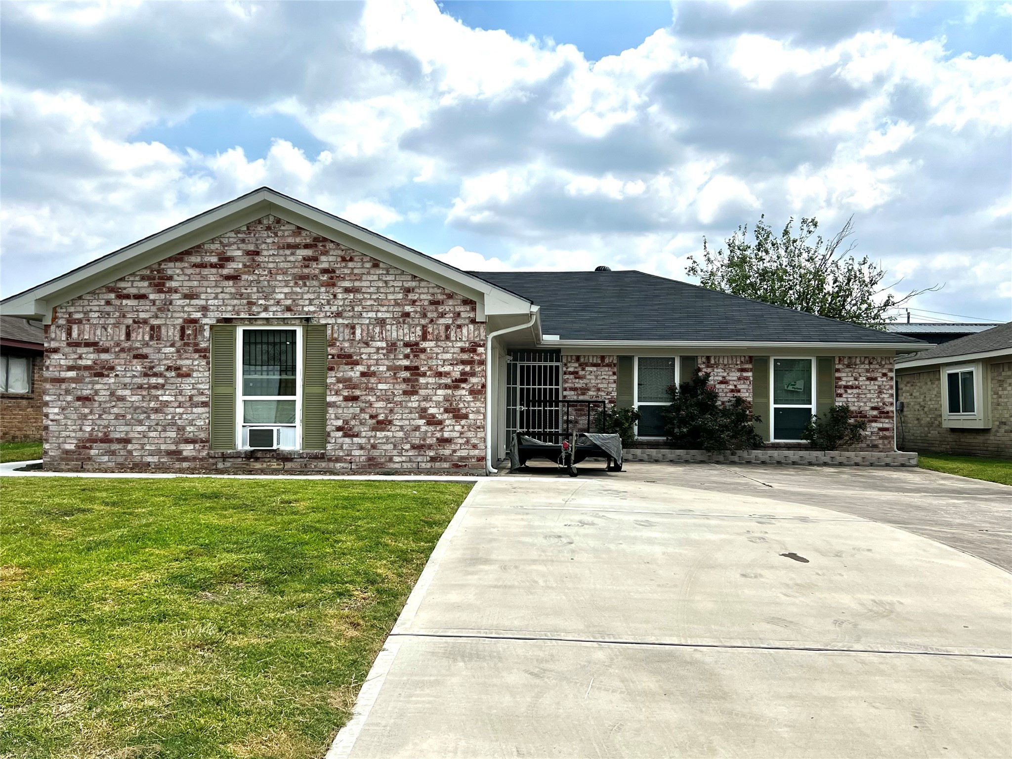 8011 Leamont Drive Houston TX 77072