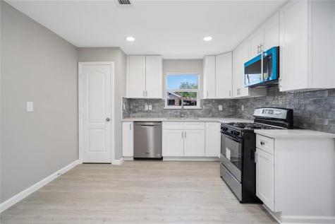 805 Barkley Street Houston TX 77022