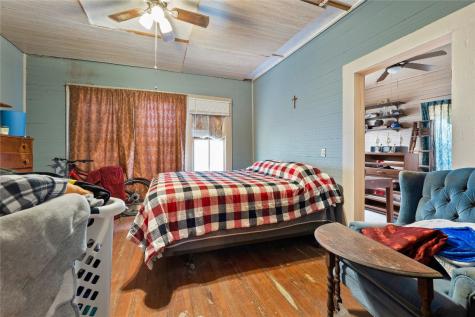 42 S Old Spanish Trail Uhland TX 78640
