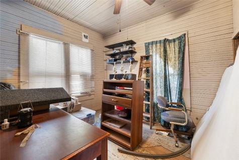 42 S Old Spanish Trail Uhland TX 78640