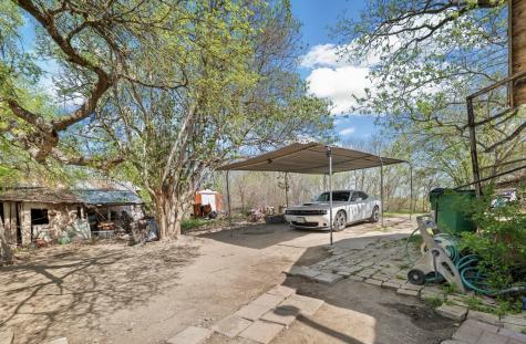 42 S Old Spanish Trail Uhland TX 78640