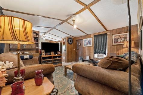42 S Old Spanish Trail Uhland TX 78640