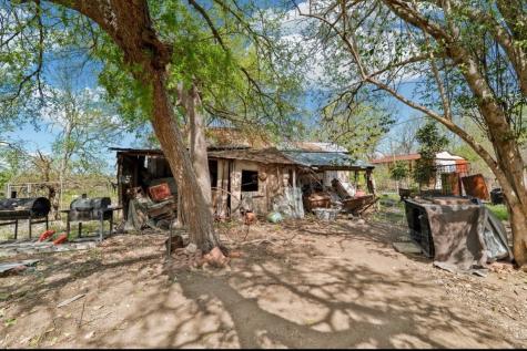 42 S Old Spanish Trail Uhland TX 78640