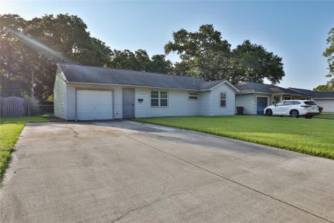 325 Redwood Street Lake Jackson TX 77566