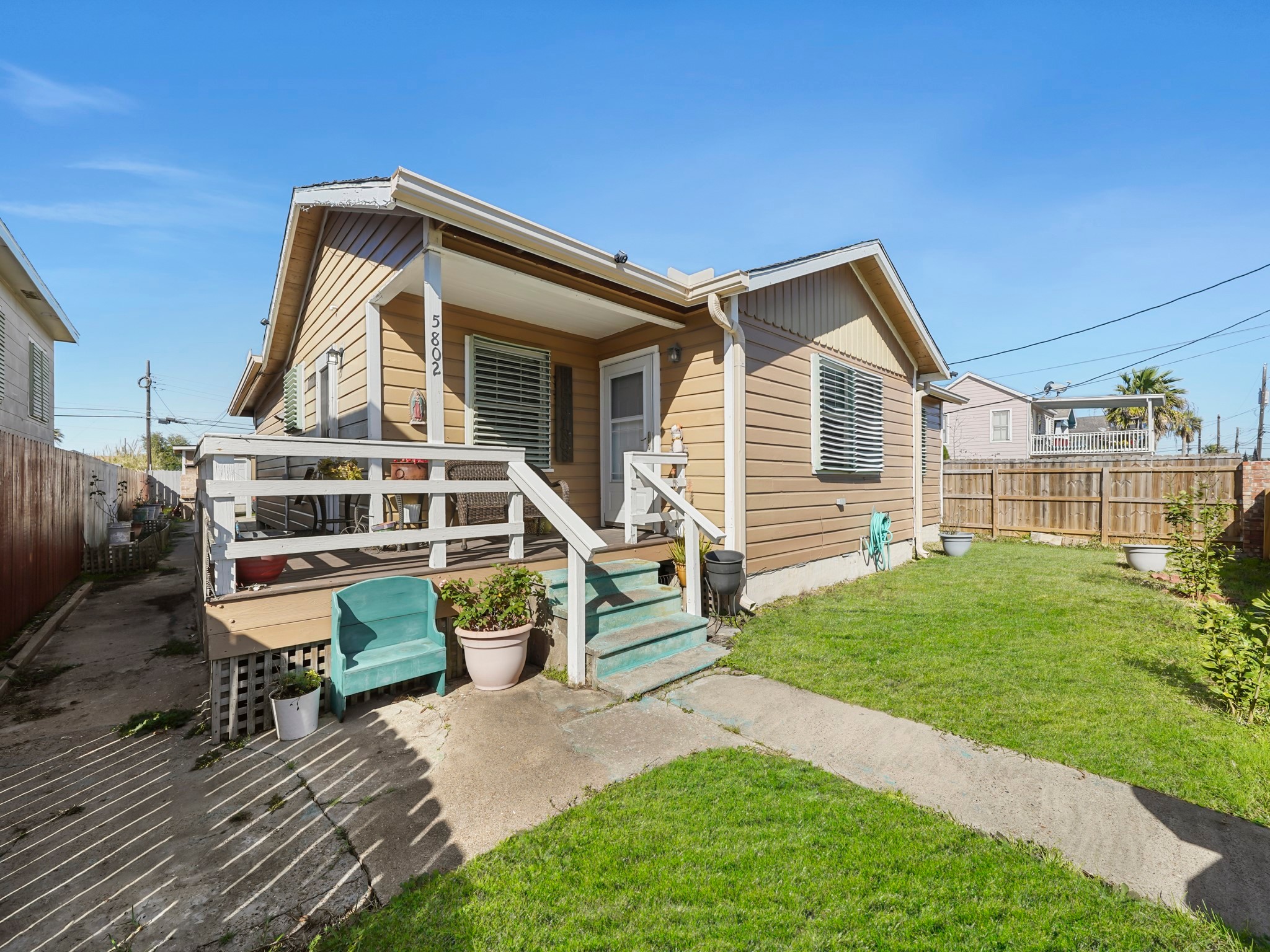 5802 Avenue Q 1/2 Galveston TX 77551