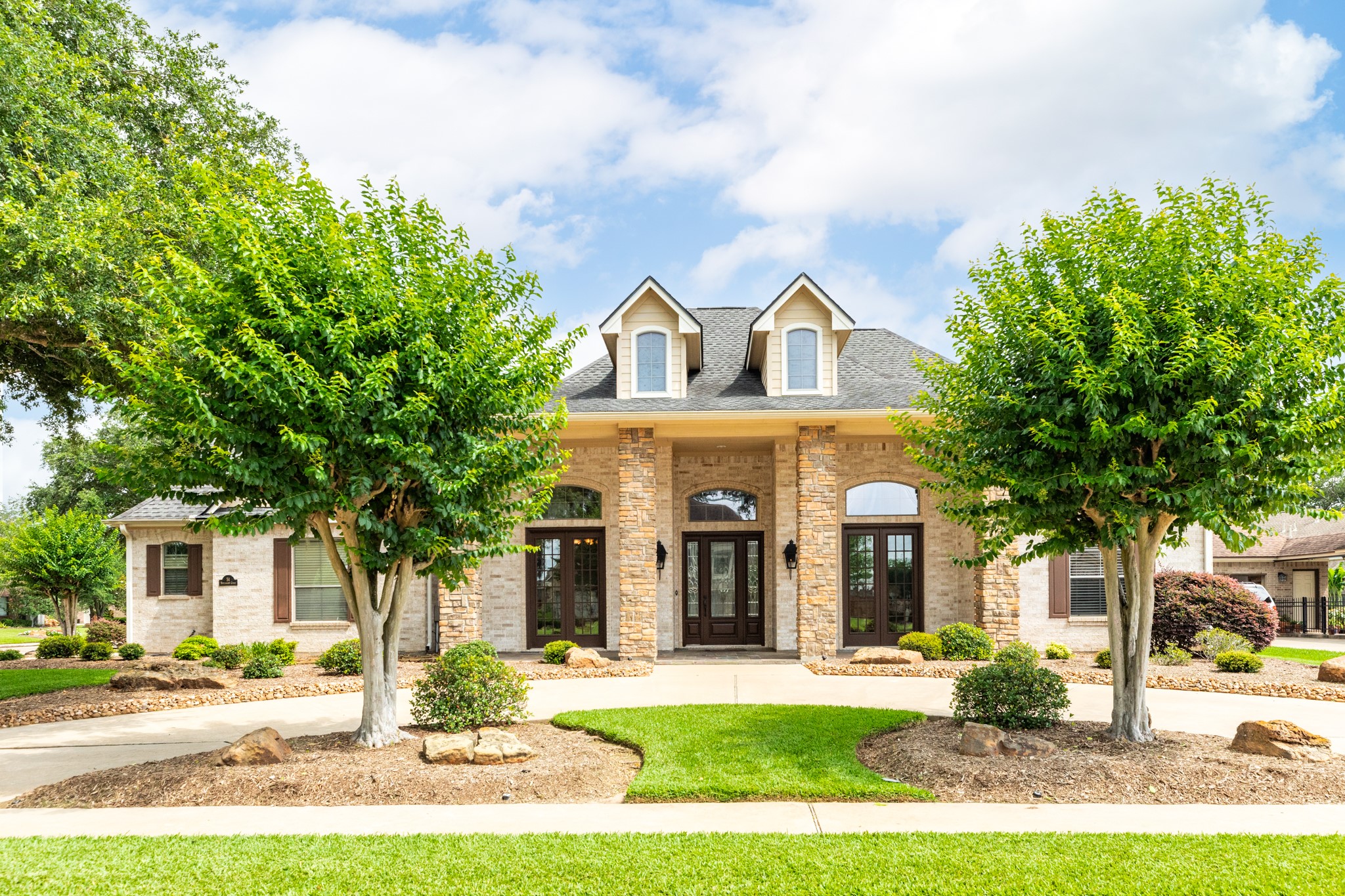 51 Northwood Court Lake Jackson TX 77566