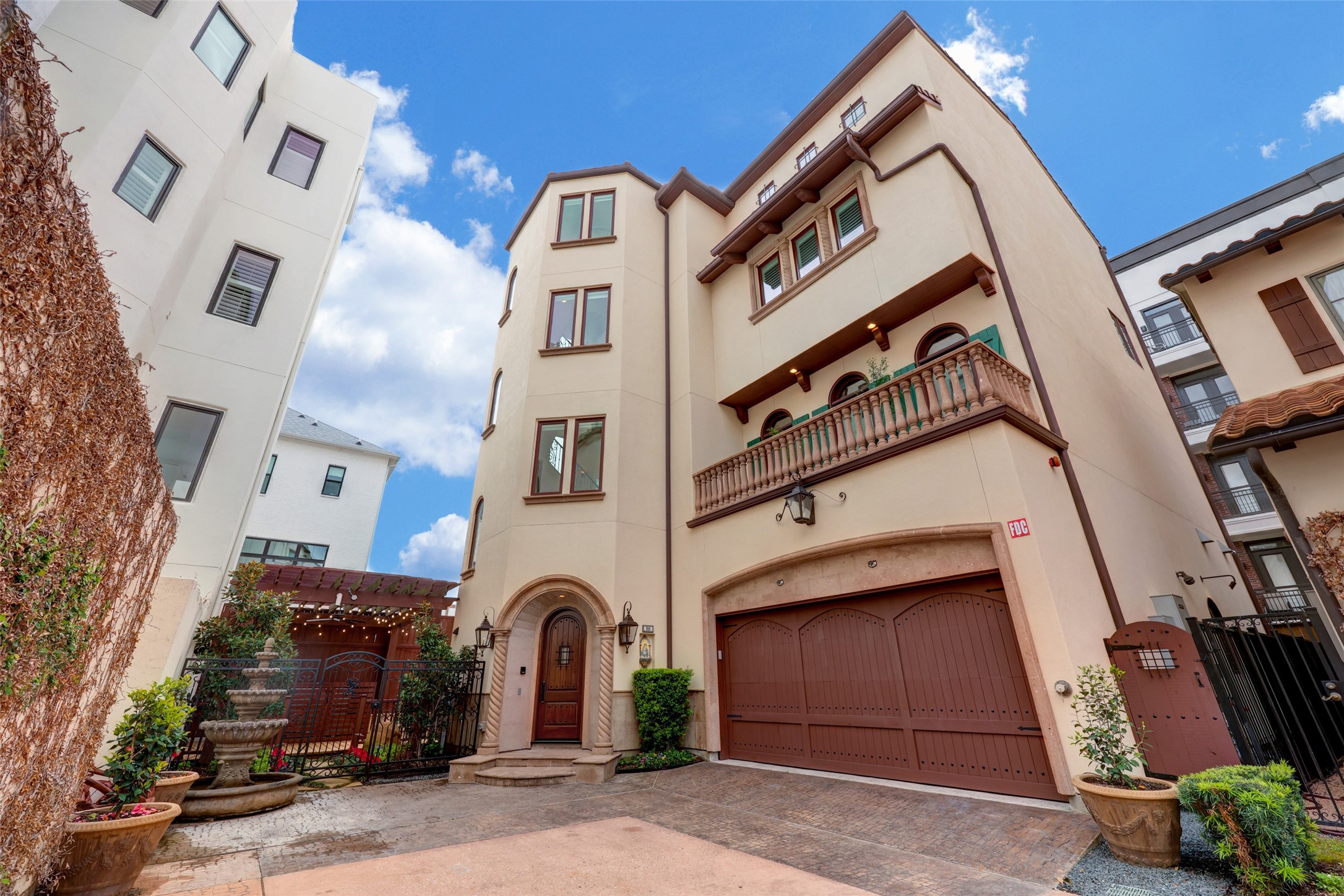 106 Calle Catalina Place Houston TX 77007