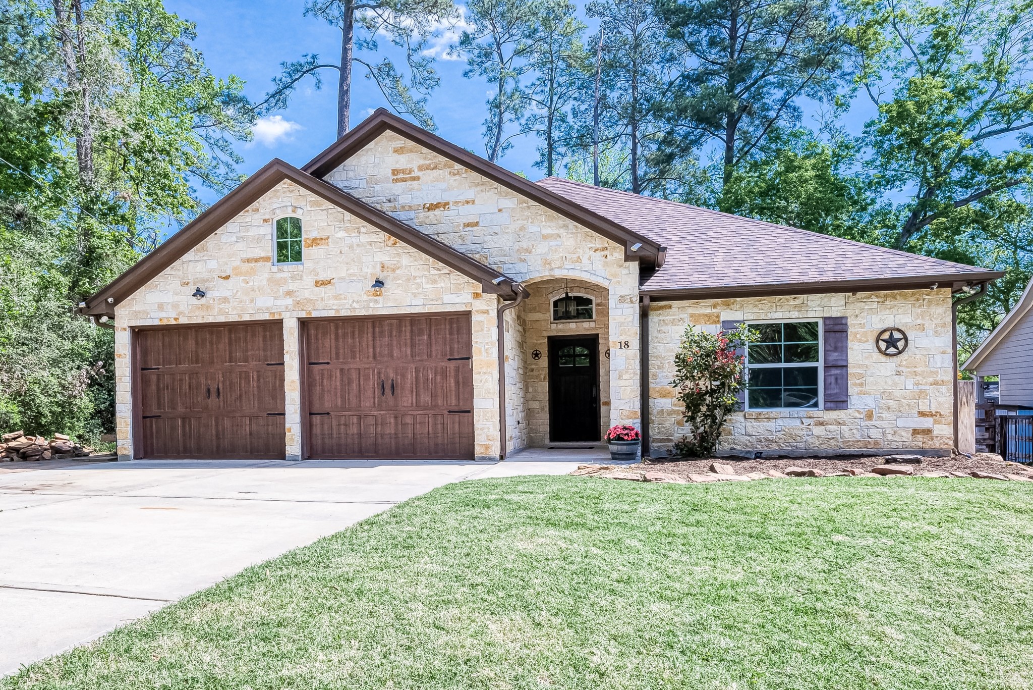 18 Cole Brook Lane Conroe TX 77304