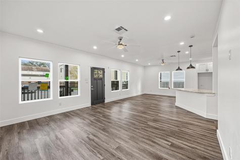2111 Chapman Street Houston TX 77009