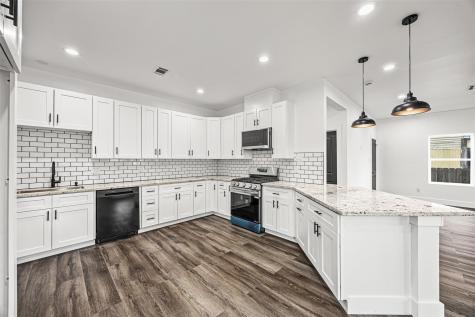 2111 Chapman Street Houston TX 77009