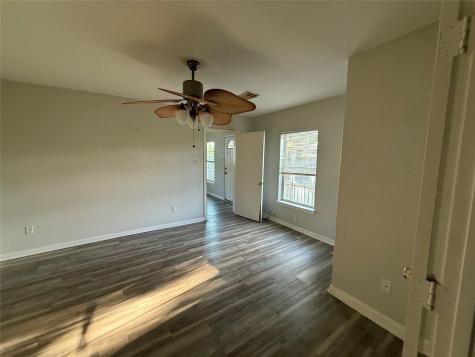742 27th Street San Leon TX 77539