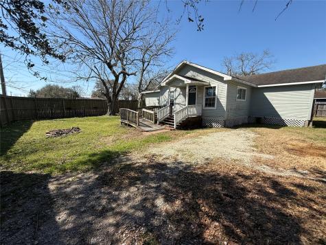 742 27th Street San Leon TX 77539