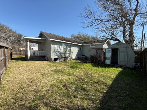 742 27th Street San Leon TX 77539