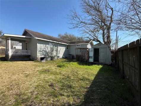742 27th Street San Leon TX 77539