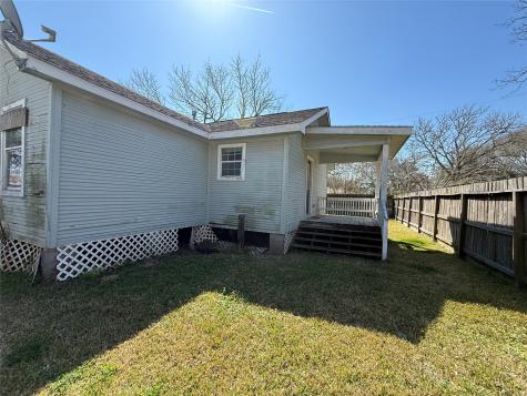 742 27th Street San Leon TX 77539