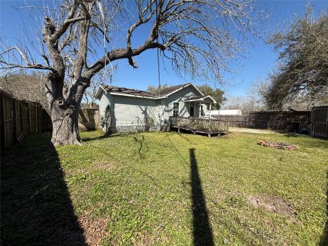 742 27th Street San Leon TX 77539