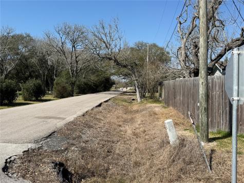 742 27th Street San Leon TX 77539