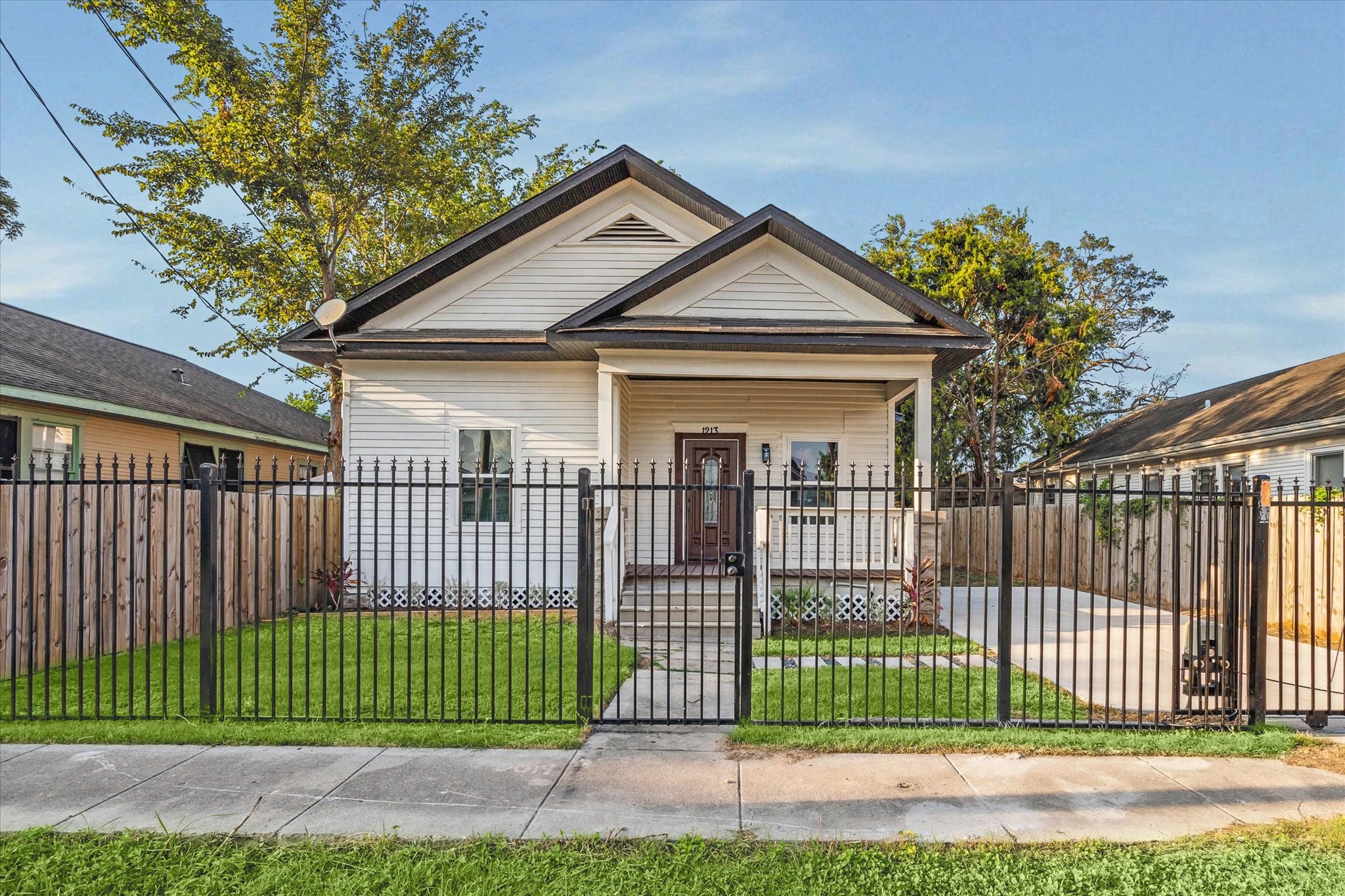 1213 Noble Street Houston TX 77009