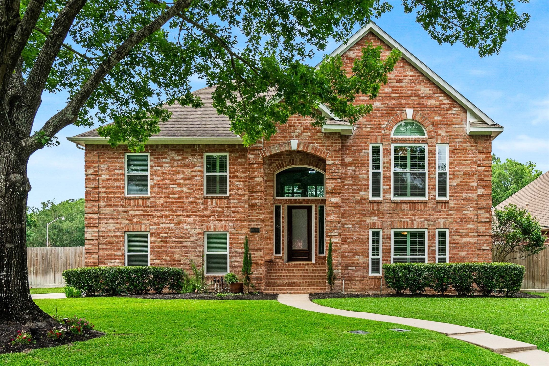 8 Canterbury Court Conroe TX 77304