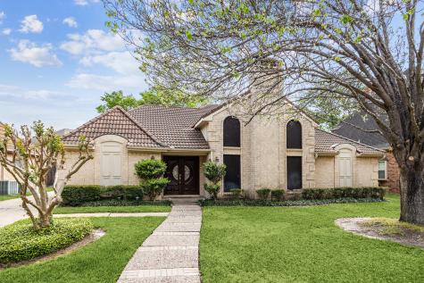 1043 Trapper Hill Drive Houston TX 77077