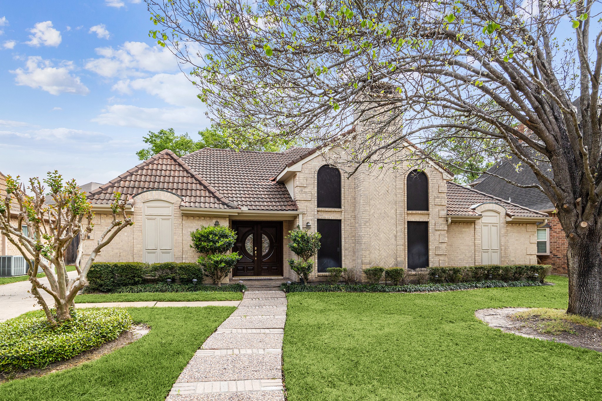 1043 Trapper Hill Drive Houston TX 77077