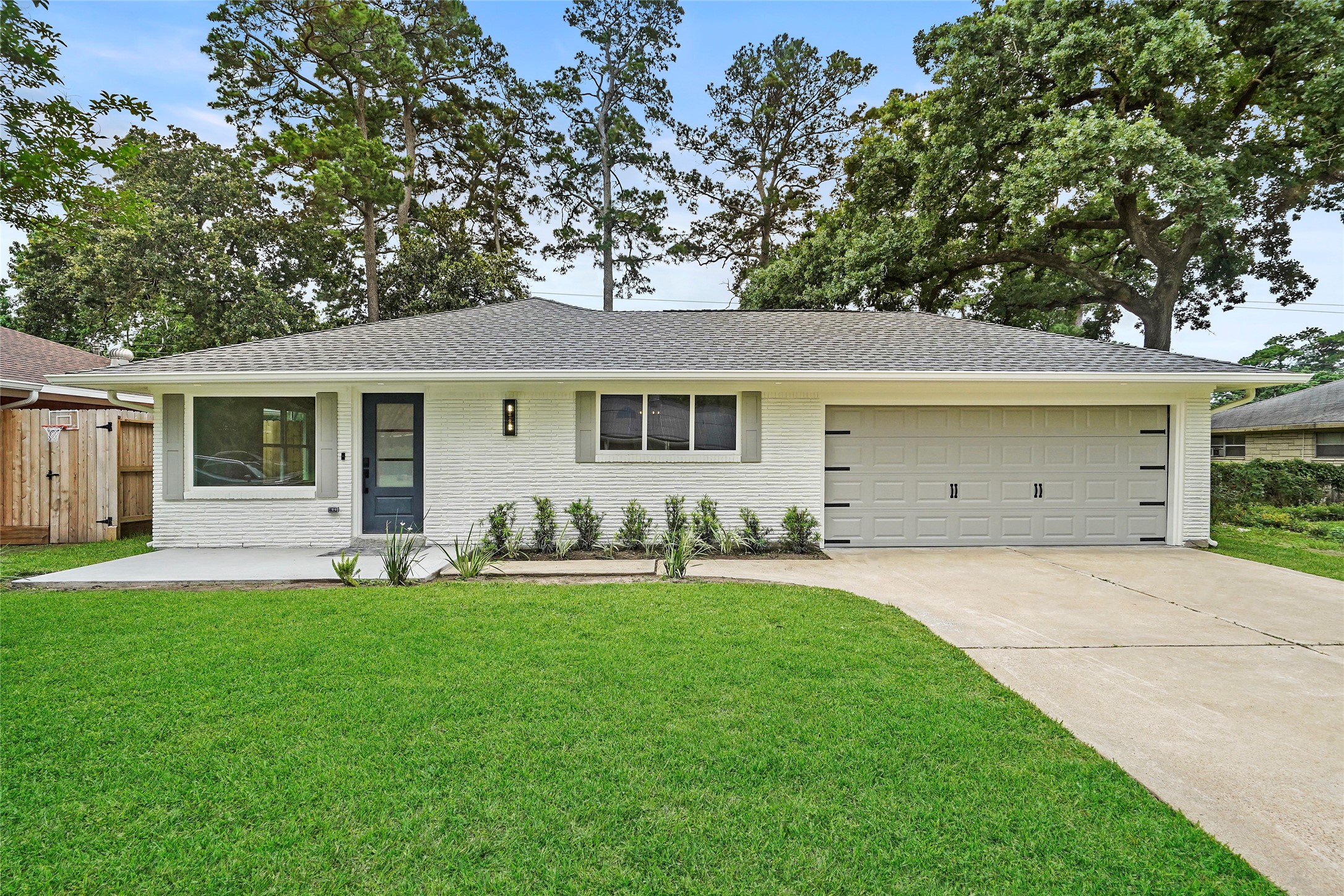 2011 Viking Drive Houston TX 77018