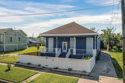 3913 Ball Street Galveston TX 77550