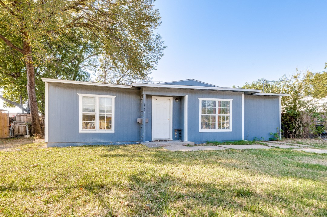 930 Shawnee Trace Grand Prairie TX 75051