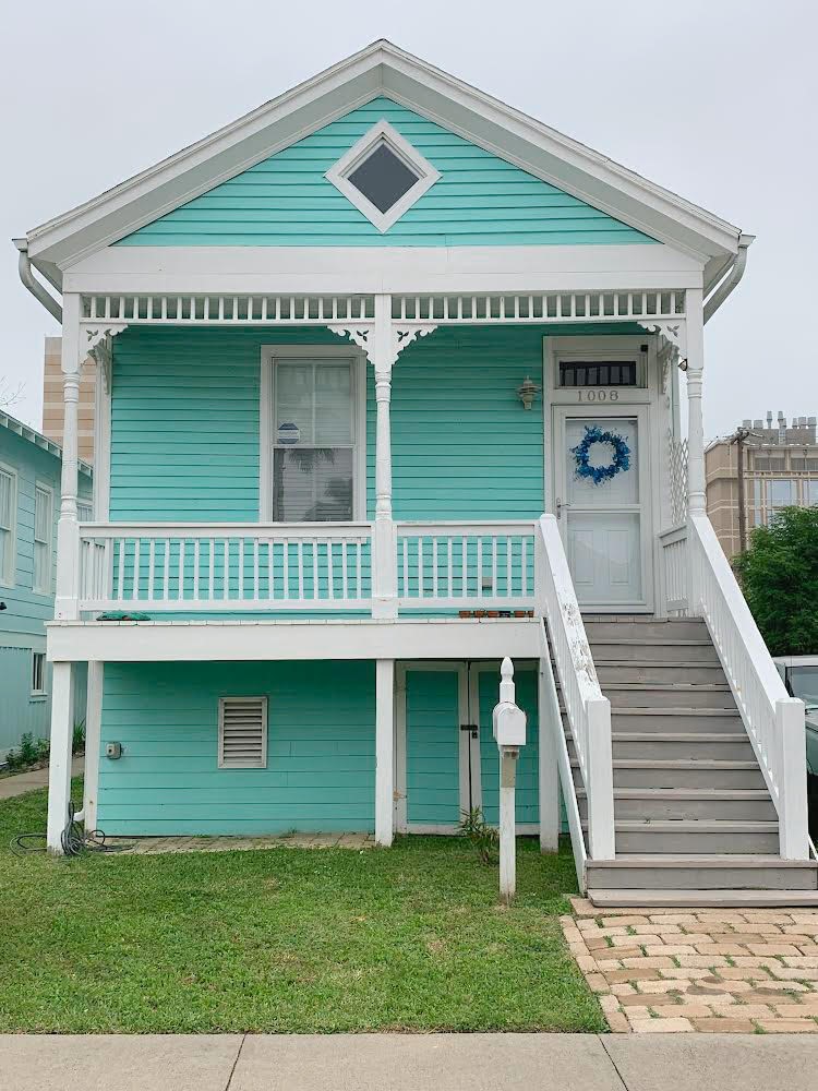 1008 Post Office Street Galveston TX 77550