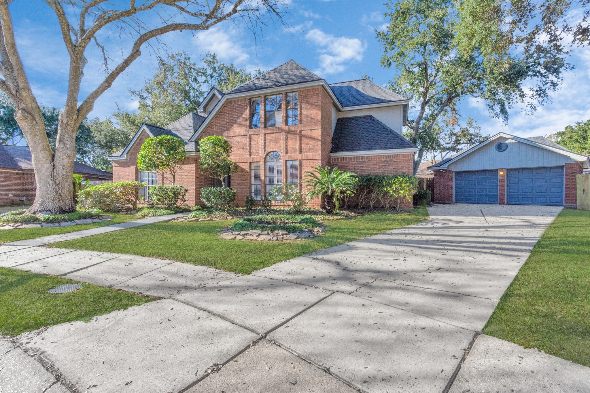 2470 Amberly Court Pearland TX 77584
