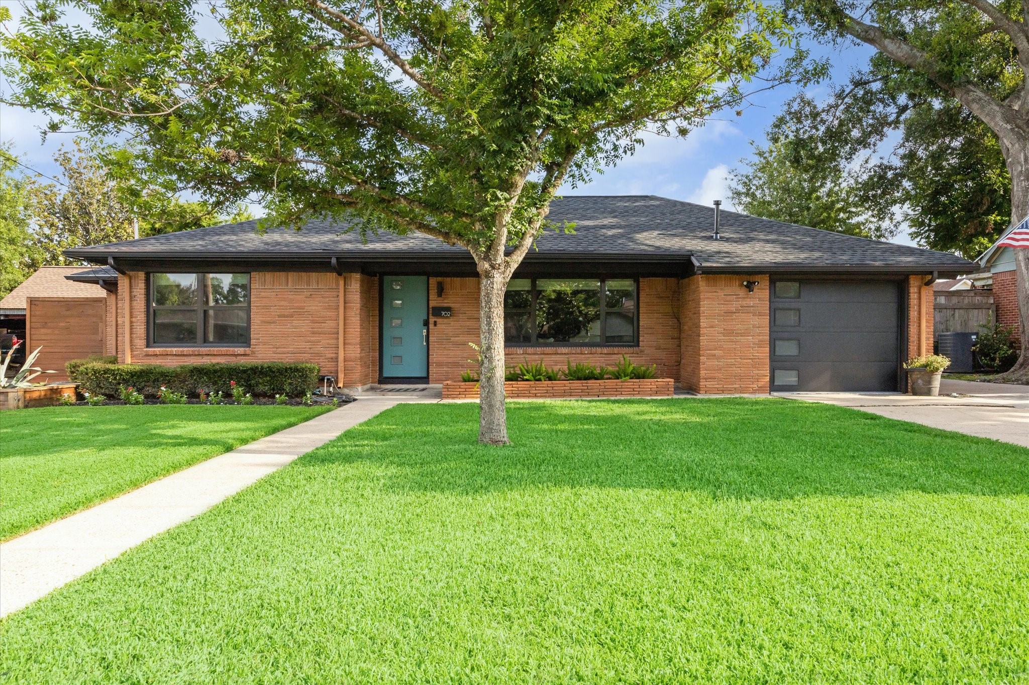 702 Sue Street Houston TX 77009