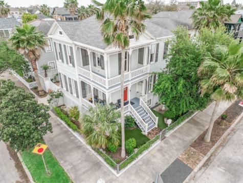 1601 Post Office Street Galveston TX 77550